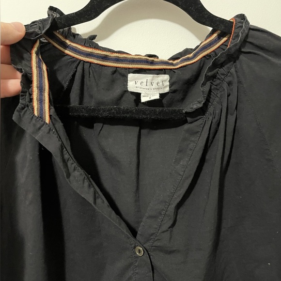 Velvet by Graham & Spencer Elaine Black Relaxed Fit Puffed Sleeve Blouse in S - Picture 3 of 6